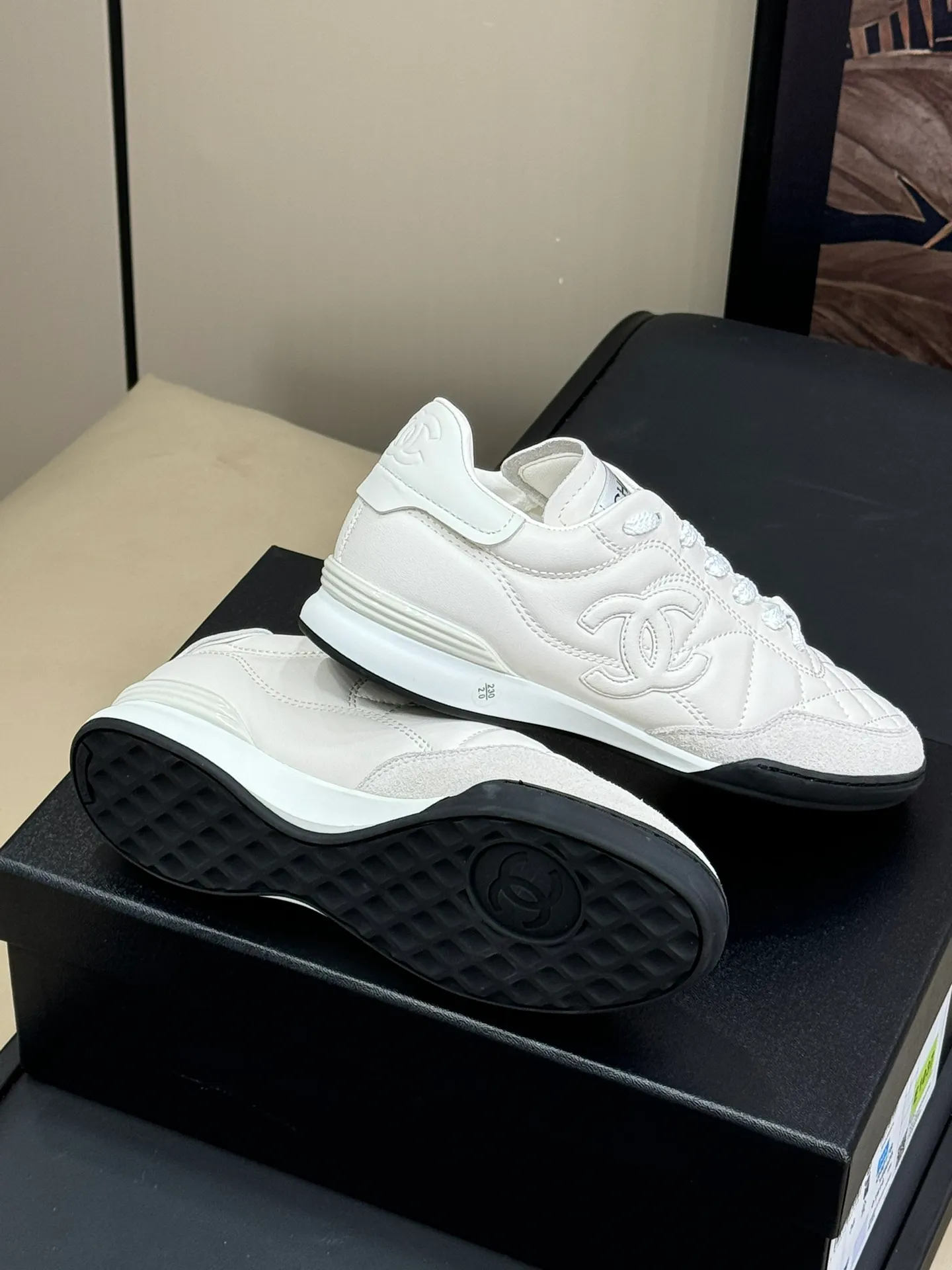 👟👟Ex-factory price 520👟👟chanel 24b sneakers new product 24 autumn and winter sneakers, the third generation of sneakers made of lambskin material, classic rhombus elements, extremely easy to wear, full of fashionability💯high-quality goods size 35-41